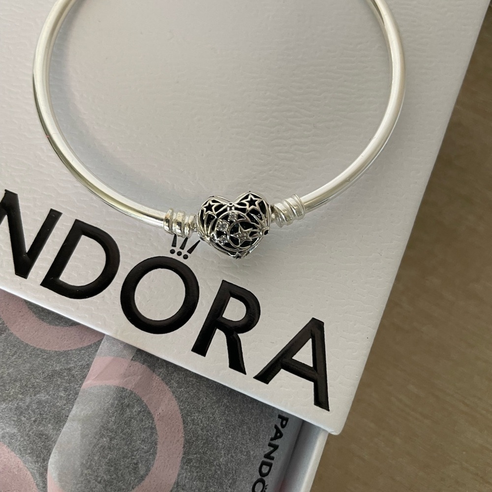 Pandora Silver Bangle with heart closure - Picture 2 of 5